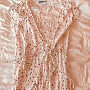 Brandy Melville Robbie Dress!